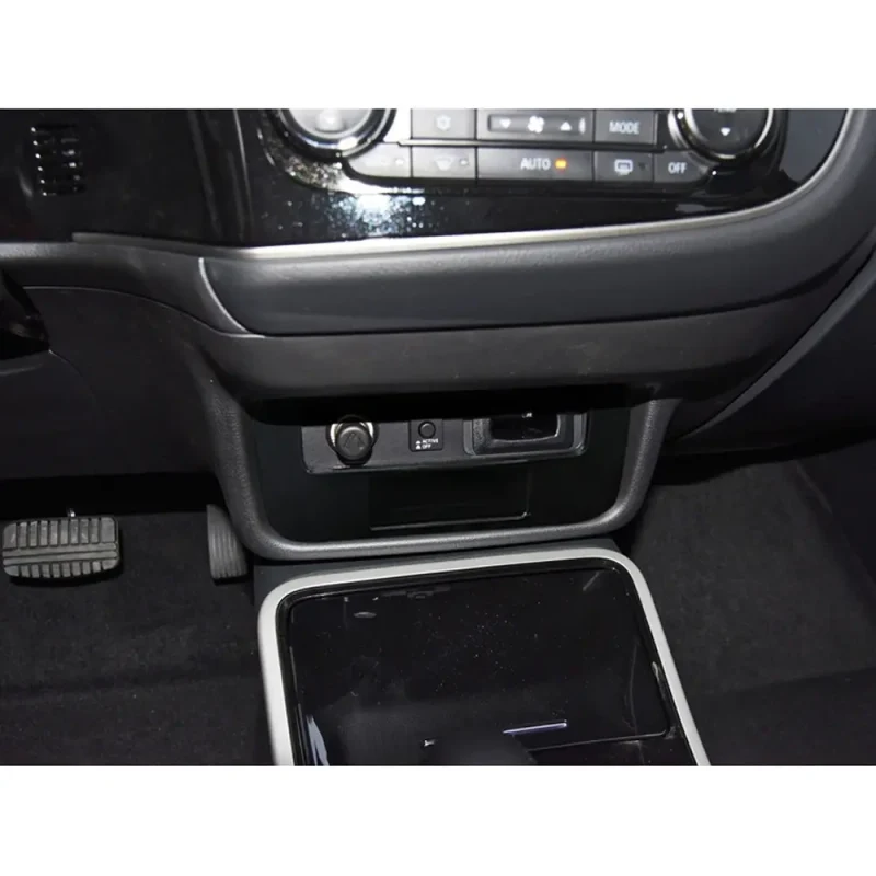 Беспроводные зарядки Mitsubishi Outlander (2015 - 2018) 8